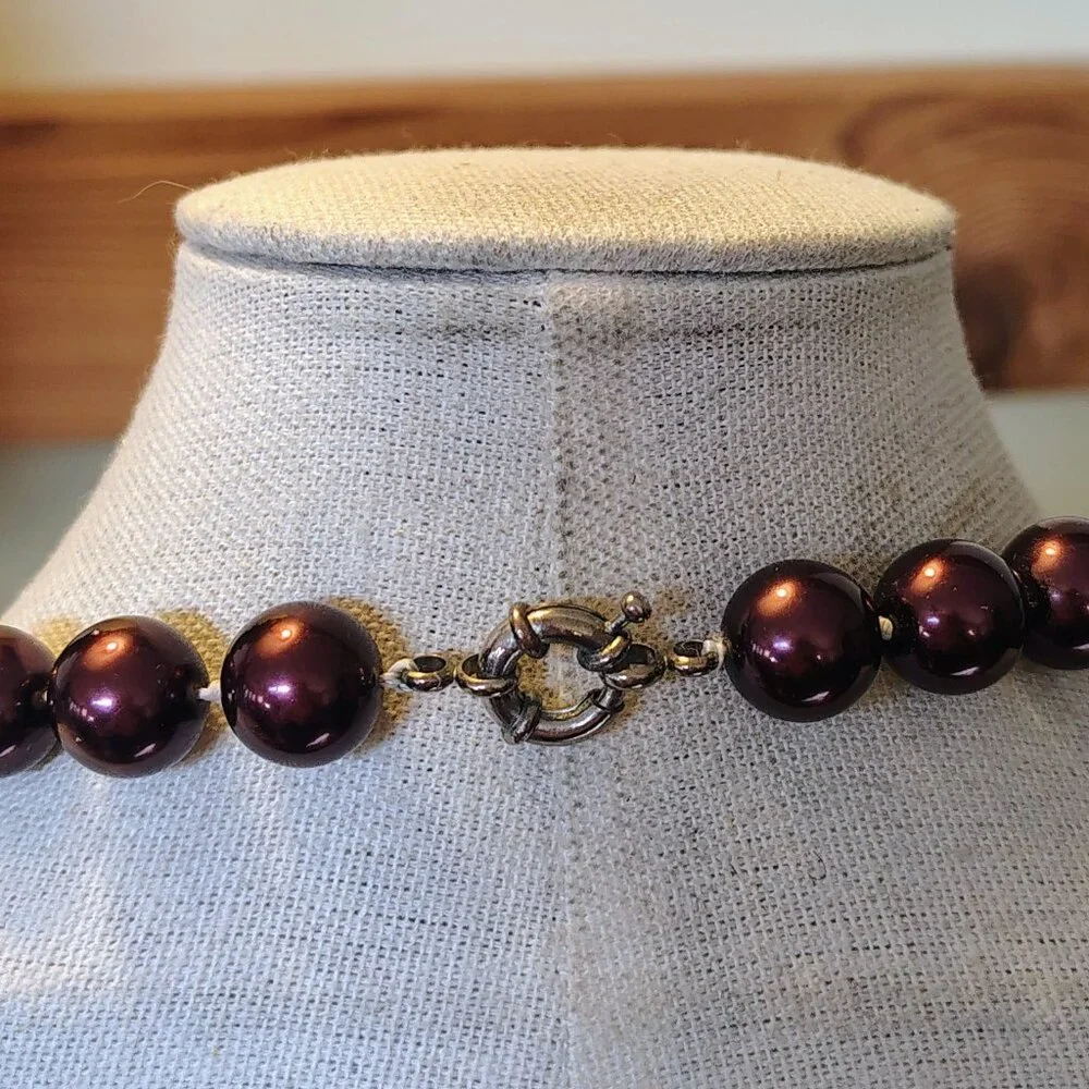 Vintage Burgundy Wine Faux Pearl Glass Bead Hand Knotted Necklace - Picture 4 of 7